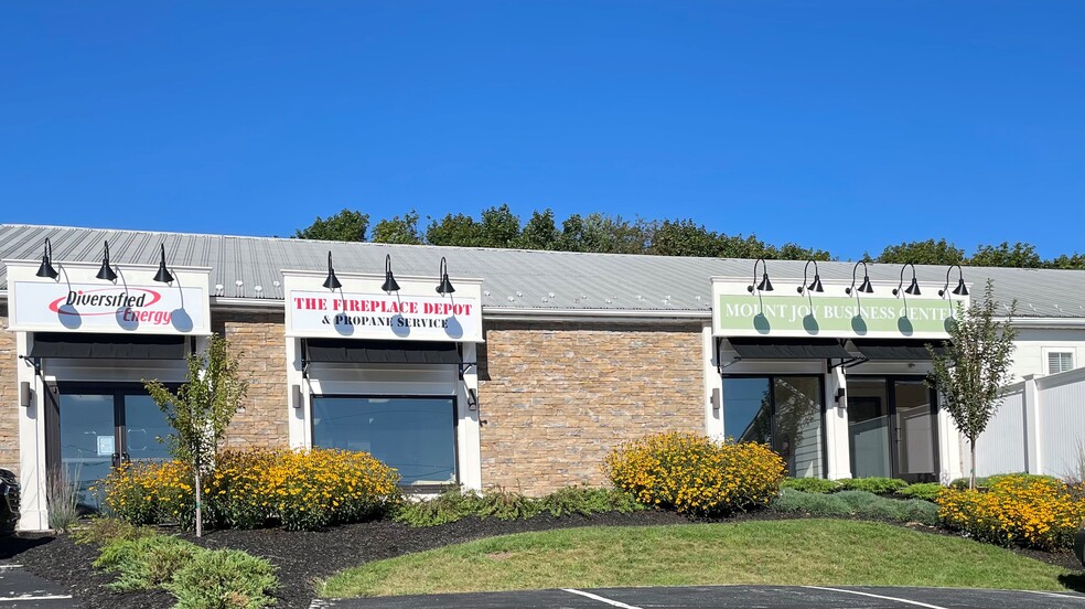 955 W Main St, Mount Joy, PA for lease - Building Photo - Image 2 of 4