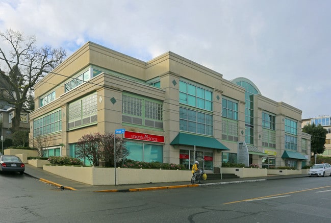 More details for 1625 Oak Bay Ave, Victoria, BC - Office for Sale