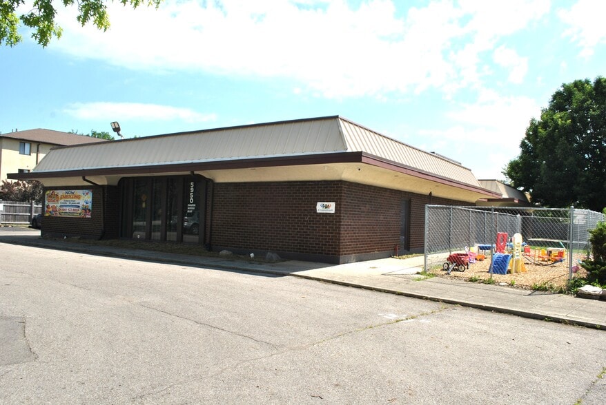 5930 Sharon Woods Blvd, Columbus, OH à louer - Photo du bâtiment - Image 3 de 18