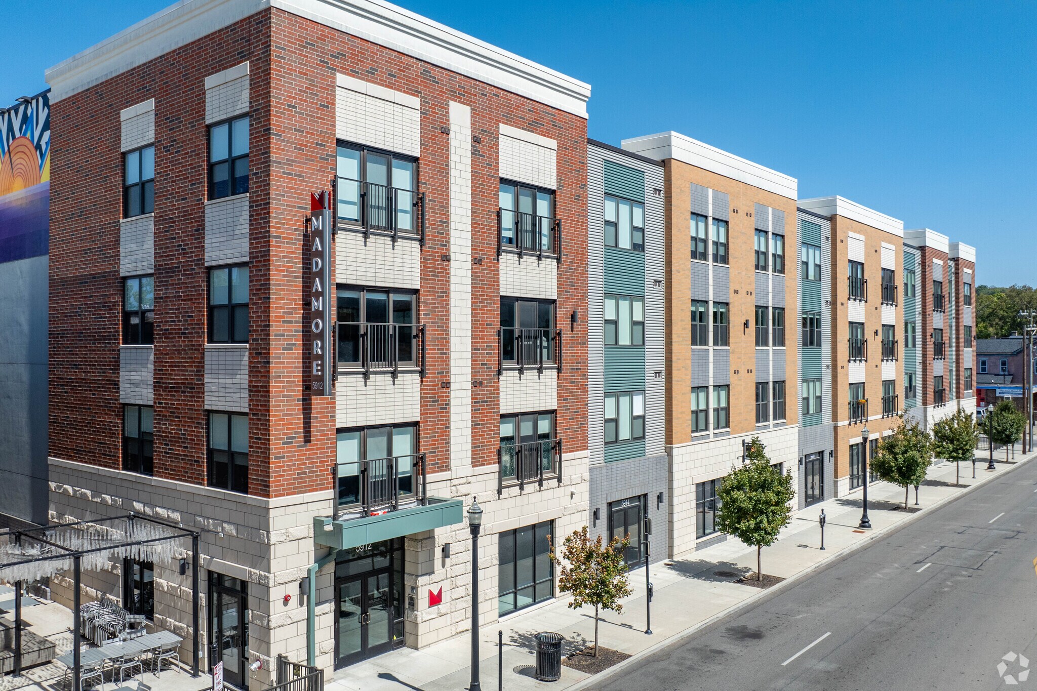 5829 Madison Rd, Cincinnati, OH à louer Photo principale- Image 1 de 11