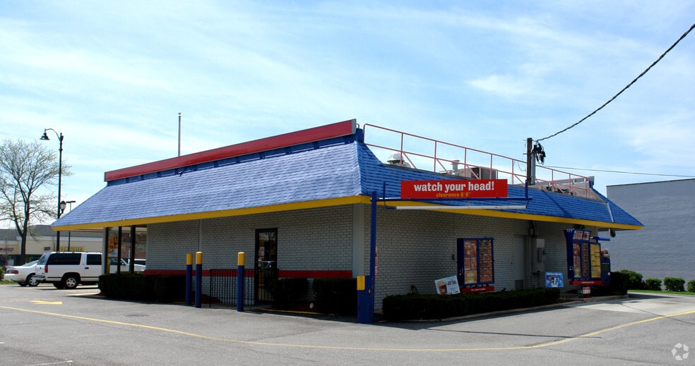 590 Roosevelt Rd, Glen Ellyn, IL for lease - Building Photo - Image 3 of 8