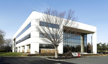 4 Commerce Dr, Cranford, NJ for lease Building Photo- Image 1 of 4