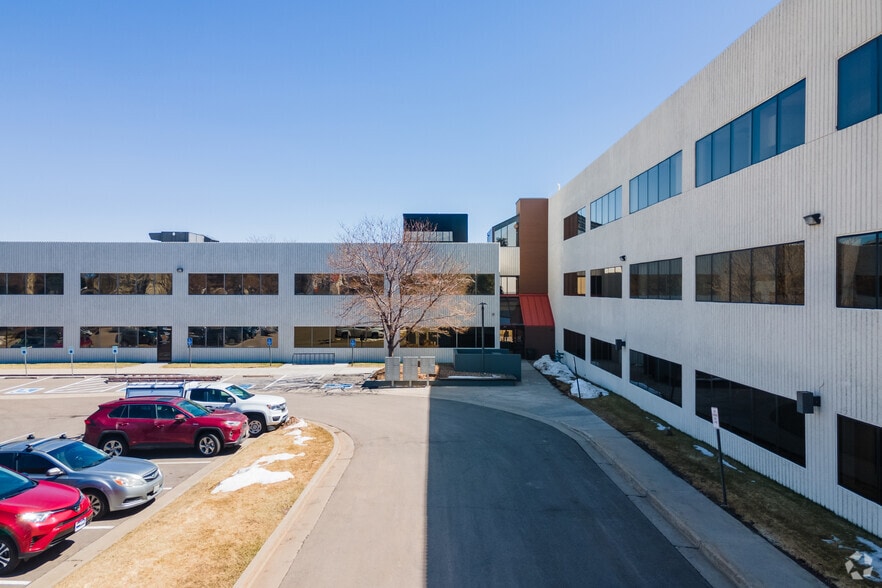 445 Union Blvd, Lakewood, CO à louer - Photo du bâtiment - Image 3 de 11