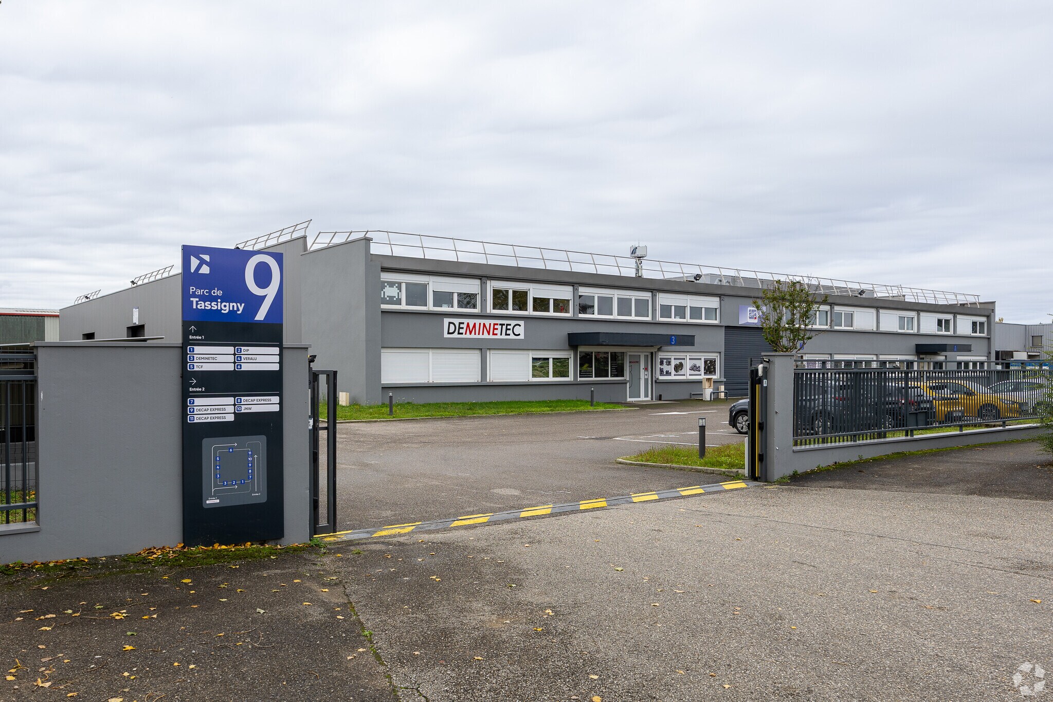 9 Avenue Du Maréchal De Lattre De Tassigny, Meyzieu à louer Photo principale- Image 1 de 5