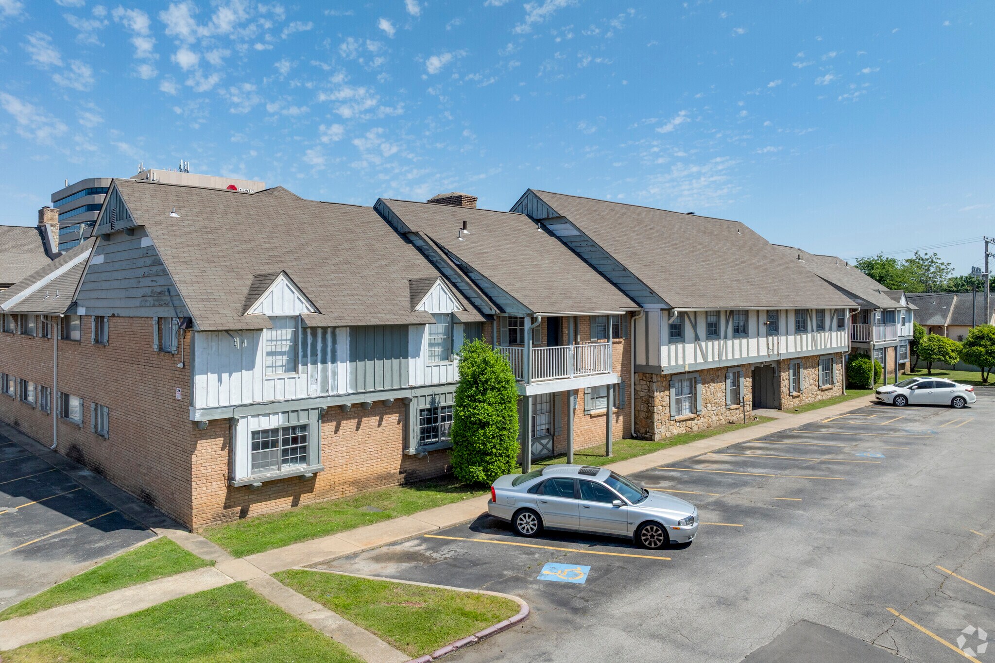 2217 E 59th St, Tulsa, OK à vendre Photo du bâtiment- Image 1 de 5