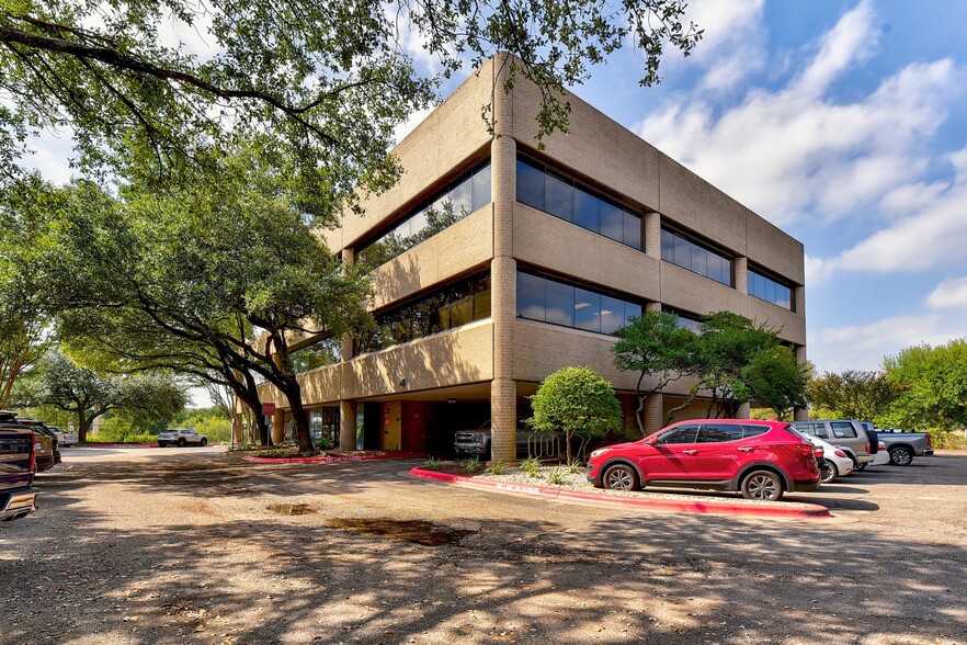 3910 IH 35 S, Austin, TX à vendre - Photo du bâtiment - Image 1 de 1