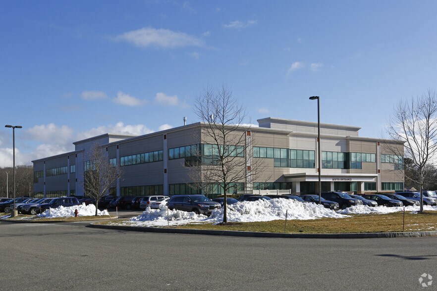 1 Compass Way, East Bridgewater, MA for lease - Building Photo - Image 3 of 6