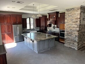 1715 Northpark Dr, Kingwood, TX à louer Photo intérieure- Image 2 de 10