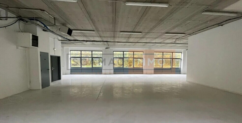 Industrial in Roissy-en-France for lease - Interior Photo - Image 2 of 8