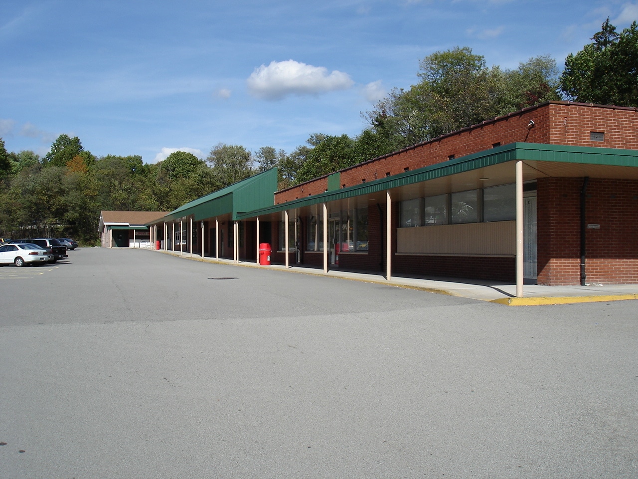 500 Garden City Dr, Monroeville, PA for lease Primary Photo- Image 1 of 6