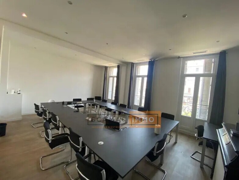 Office in Toulon for lease - Interior Photo - Image 1 of 7