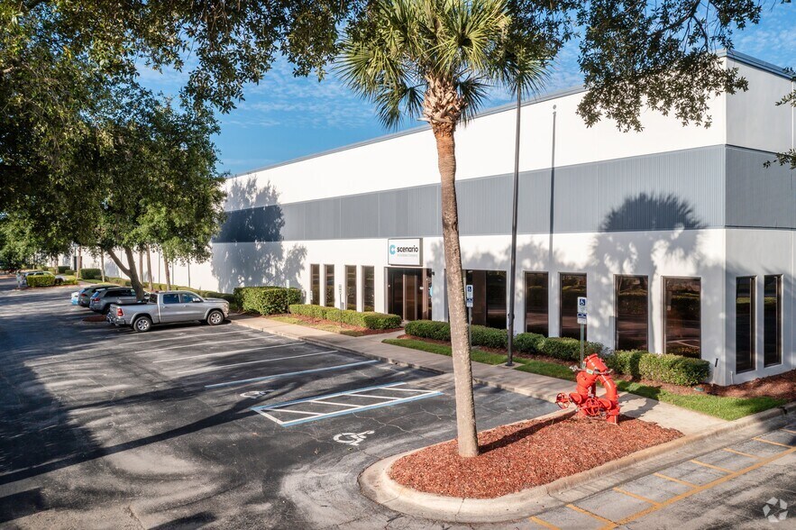 7600 Kingspointe Pky, Orlando, FL for lease - Building Photo - Image 3 of 6