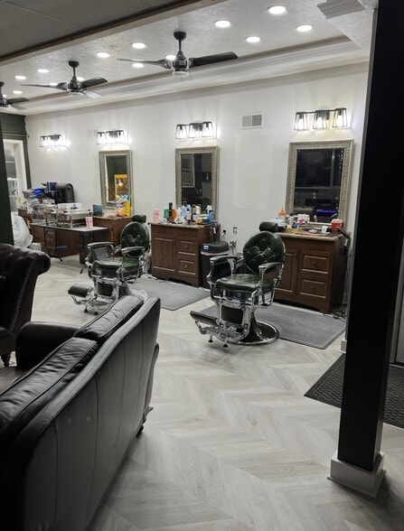 1617 Broadway Ave, Pittsburgh, PA for sale - Building Photo - Image 2 of 4