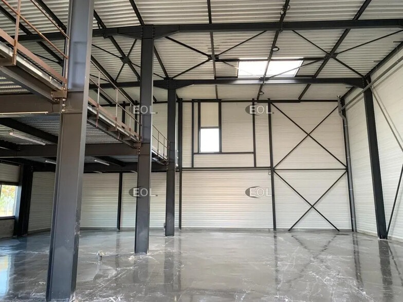 Flex in Bondoufle for sale - Interior Photo - Image 2 of 3