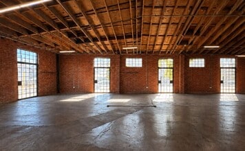 340 S Avenue 17, Los Angeles, CA for lease Interior Photo- Image 2 of 2