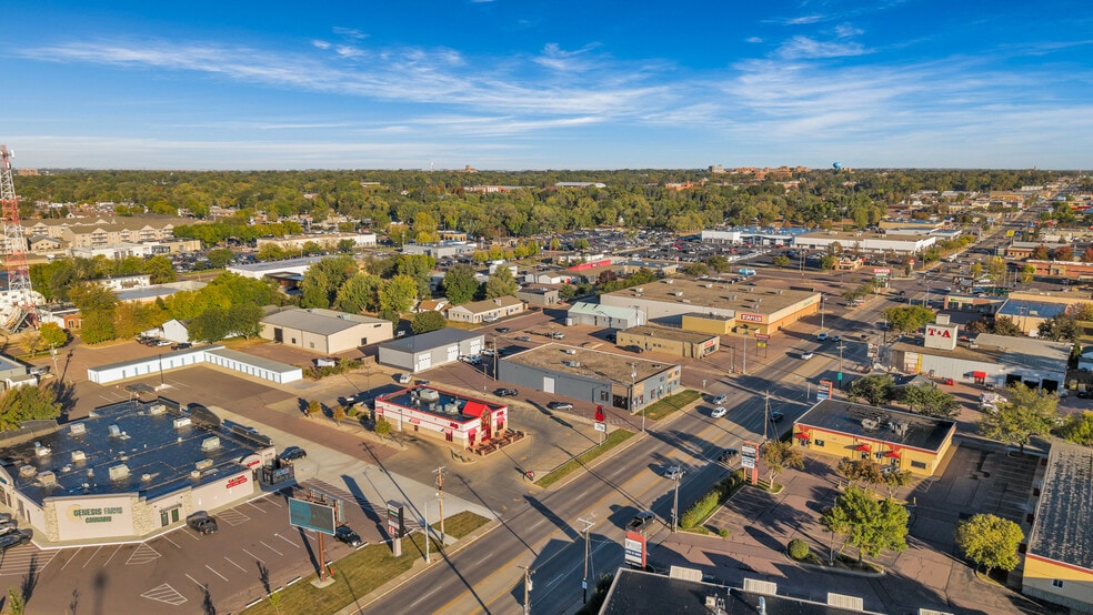 3509 S Minnesota Ave, Sioux Falls, SD for sale - Building Photo - Image 2 of 6