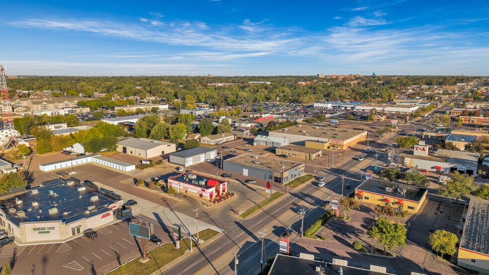3509 S Minnesota Ave, Sioux Falls, SD à vendre - Photo du bâtiment - Image 2 de 6