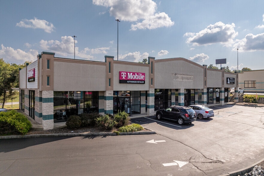 3177 Linden Dr, Bristol, VA for sale - Building Photo - Image 3 of 15