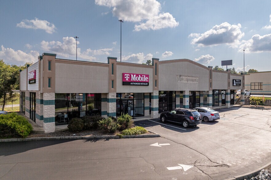 3177 Linden Dr, Bristol, VA à vendre - Photo du bâtiment - Image 3 de 11