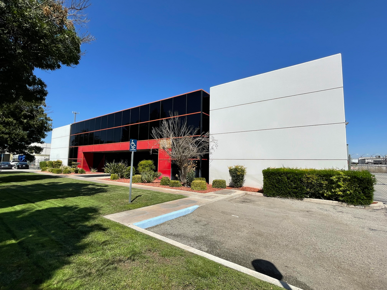 6800 District Blvd, Bakersfield, CA for sale - Building Photo - Image 1 of 1