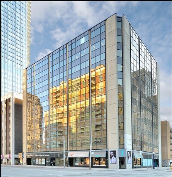 1235 Bay St, Toronto, ON à louer - Photo du bâtiment - Image 2 de 6