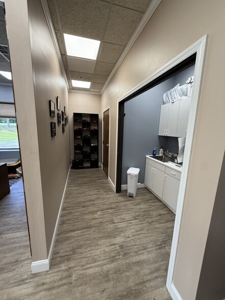 43 Newburgh Rd, Hackettstown, NJ for lease - Interior Photo - Image 3 of 7