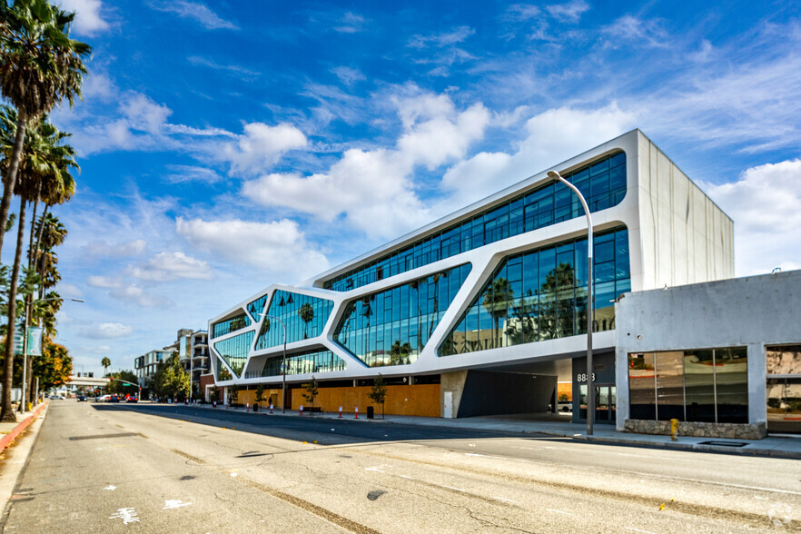 8888 Washington Blvd, Culver City, CA à louer - Photo du bâtiment - Image 1 de 8