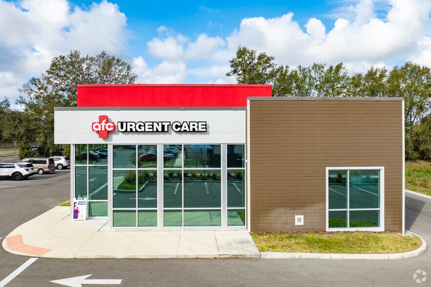 11608 Boyette Rd, Riverview, FL à louer - Photo du bâtiment - Image 2 de 10