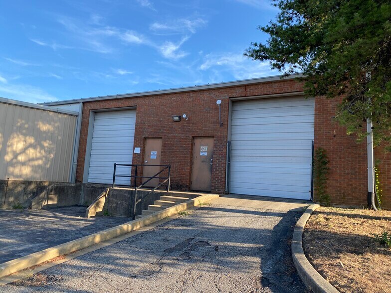 4090 Shelby Dr, Memphis, TN à vendre - Photo du bâtiment - Image 2 de 6