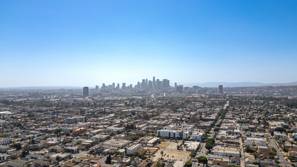 2813 E Cesar E Chavez Ave, Los Angeles, CA à vendre - Photo du bâtiment - Image 2 de 23