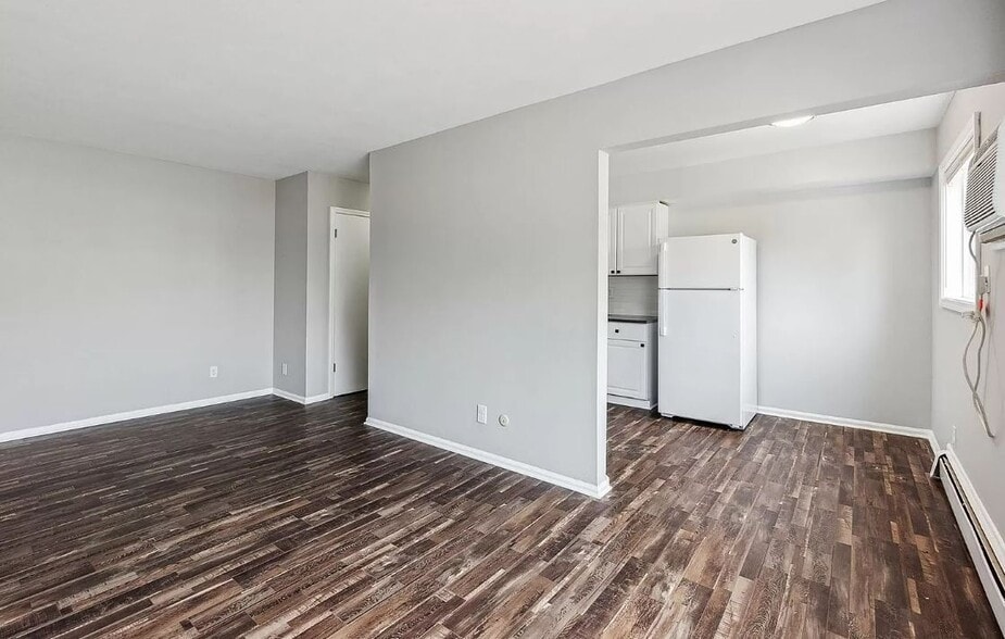 4221 N Grand River Ave, Lansing, MI for sale - Interior Photo - Image 2 of 22