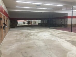 15716-15720 Main St E, Sumner, WA for lease Interior Photo- Image 2 of 3