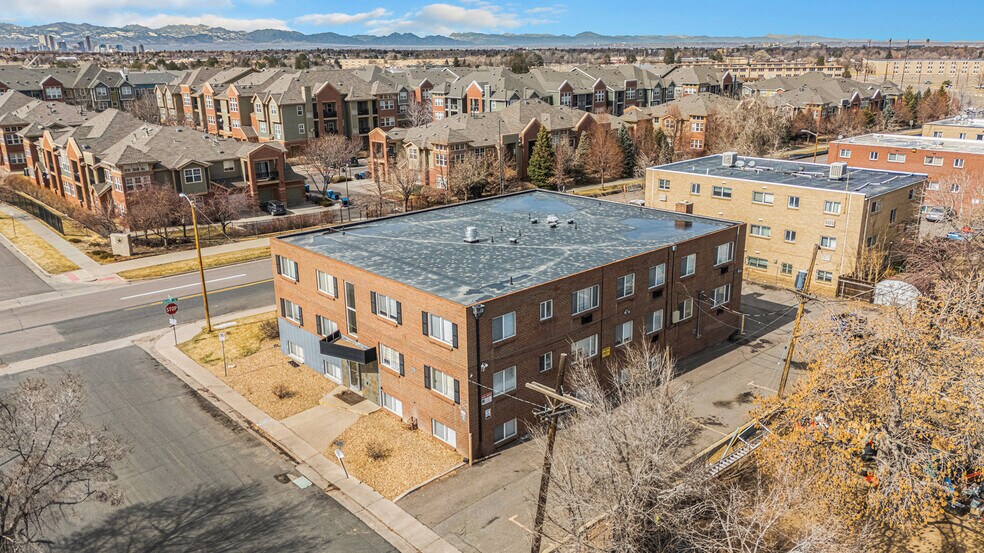 48 Unit North Aurora Portfolio Sale portefeuille de 4 propriétés à vendre sur LoopNet.ca - Photo du bâtiment - Image 2 de 14