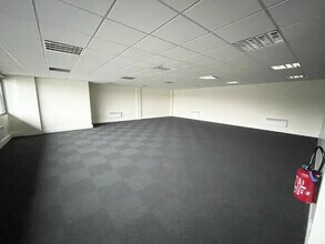 Industrial in Gonesse for lease Interior Photo- Image 2 of 5