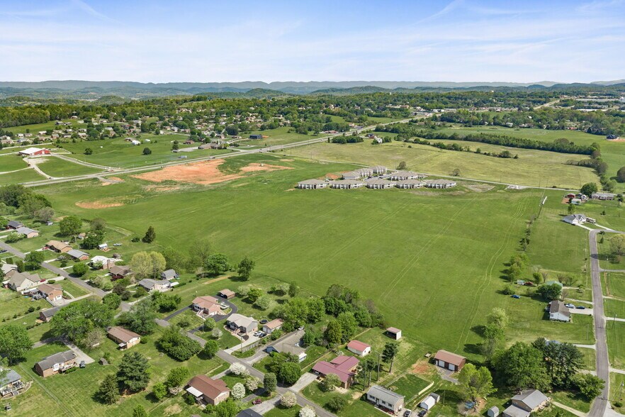 7425 W Andrew Johnson Hwy, Talbott, TN for sale - Building Photo - Image 2 of 12