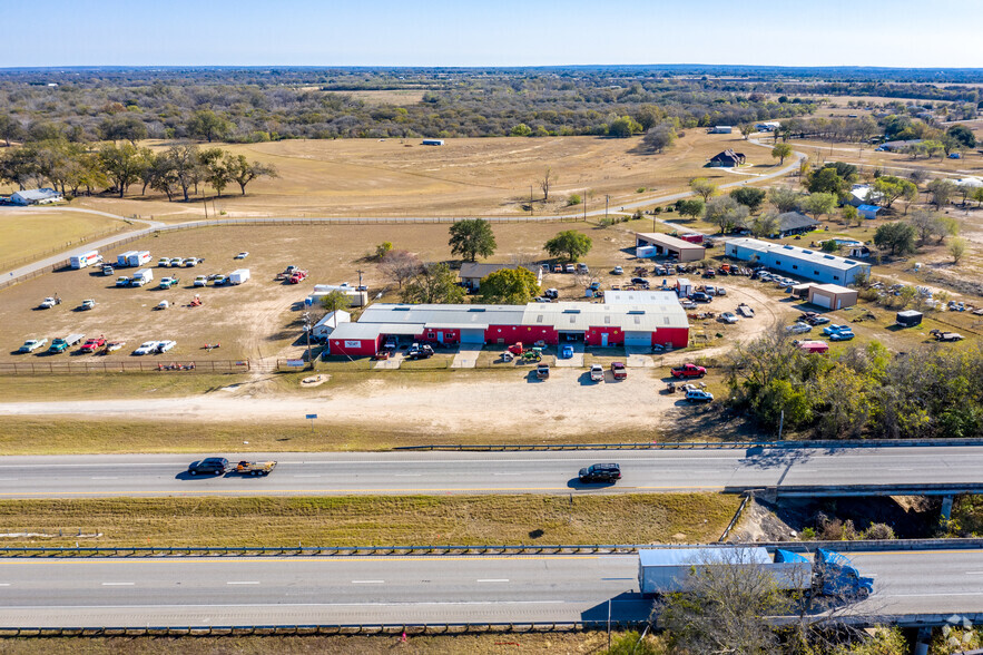 13789 W Interstate 10, Marion, TX à vendre - Photo du bâtiment - Image 1 de 1