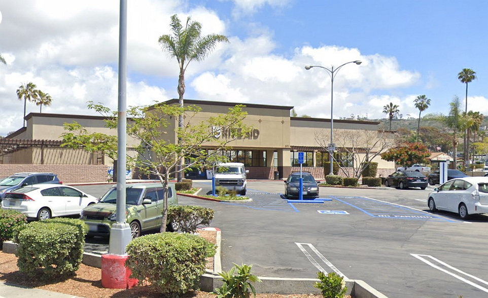 801 N El Camino Real, San Clemente, CA à louer - Photo du bâtiment - Image 2 de 7