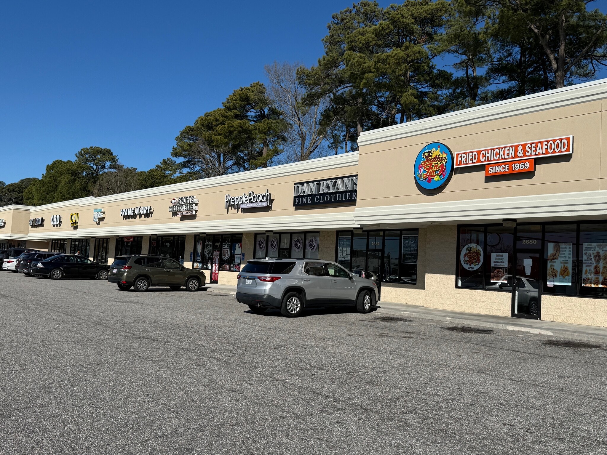 2740-2762 Virginia Beach Blvd, Virginia Beach, VA for lease Building Photo- Image 1 of 10
