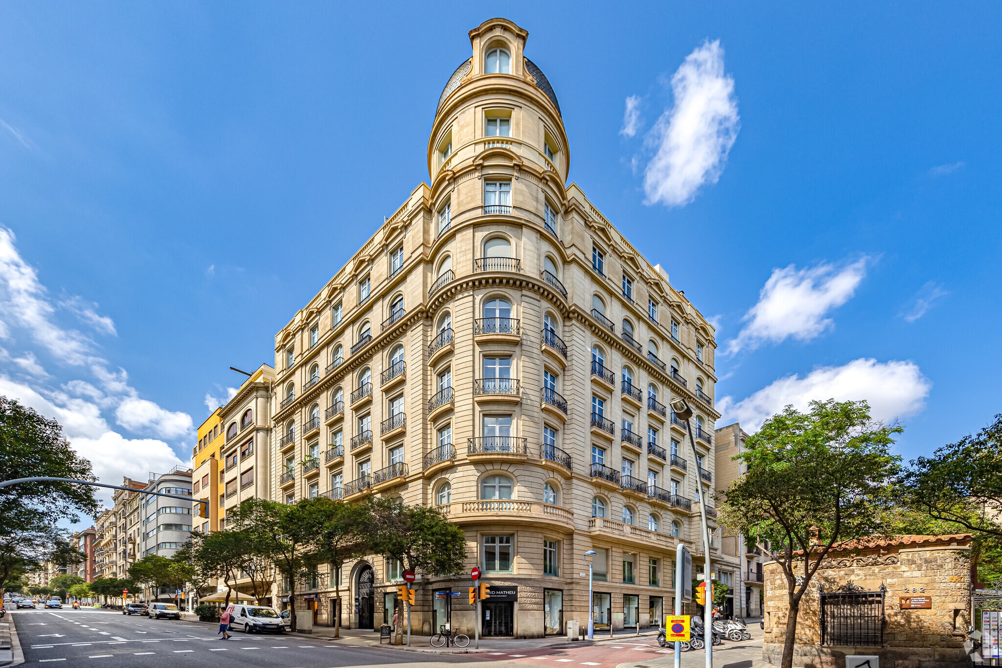 Carrer de Muntaner, 292-294, Barcelona, Barcelona for lease Primary Photo- Image 1 of 8