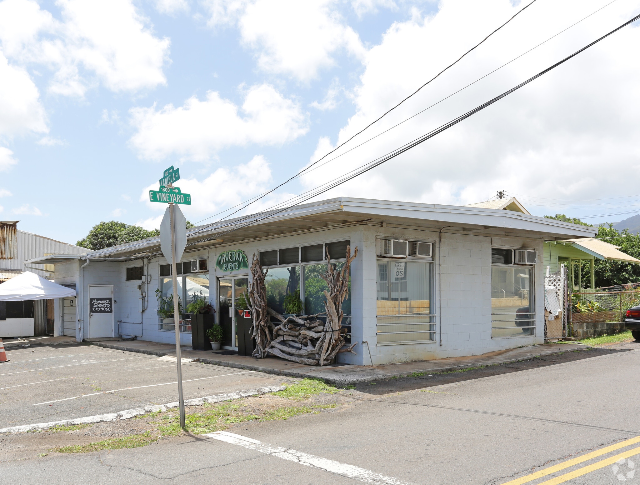 79, 83, 89 Kaniela Street portfolio of 3 properties for sale on LoopNet.ca Primary Photo- Image 1 of 15