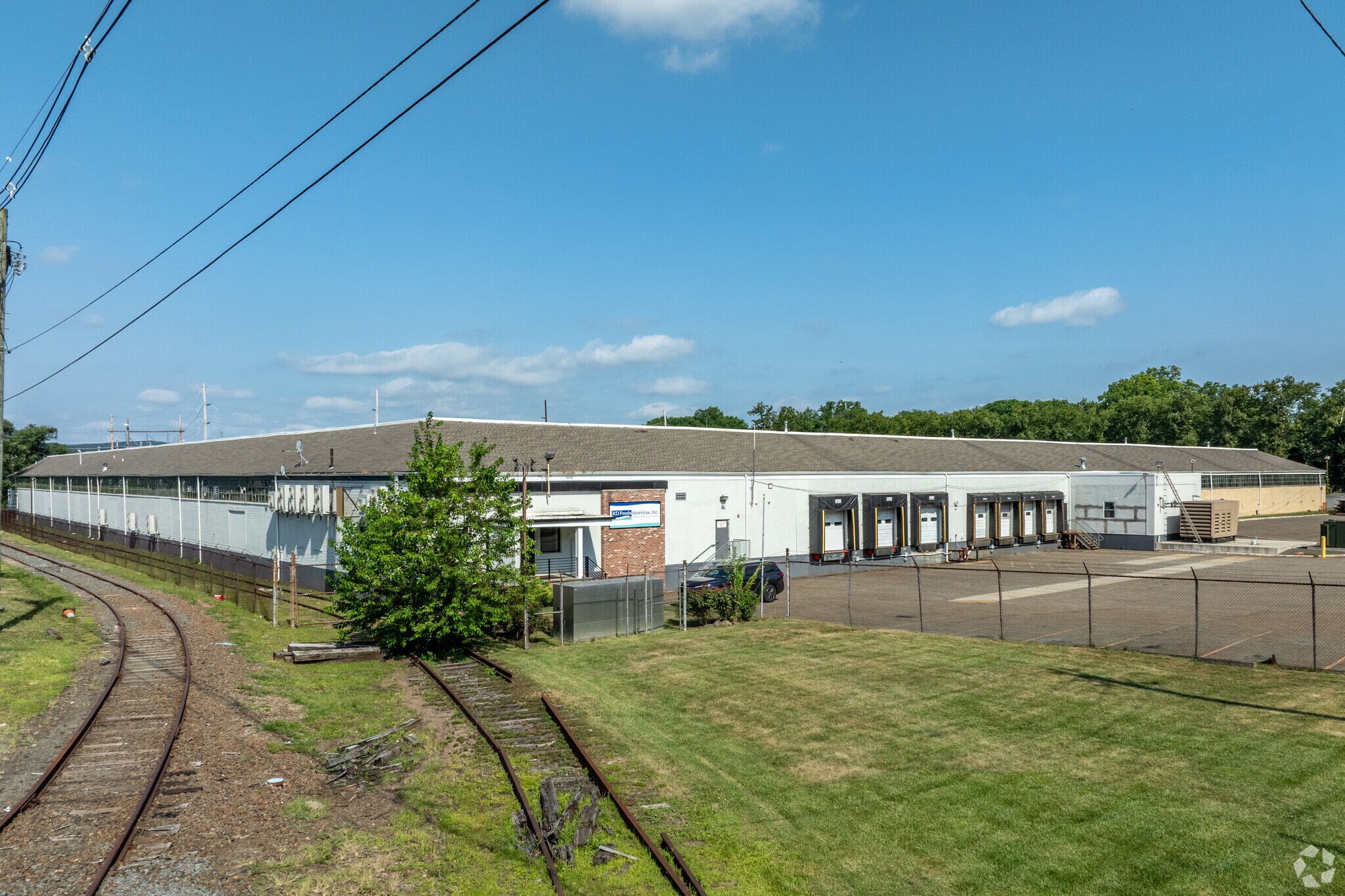 19-05 Nevins Rd, Fair Lawn, NJ à vendre Photo du bâtiment- Image 1 de 1