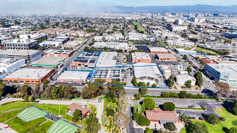 1591 E El Segundo Blvd, El Segundo, CA à vendre - Photo du bâtiment - Image 3 de 3