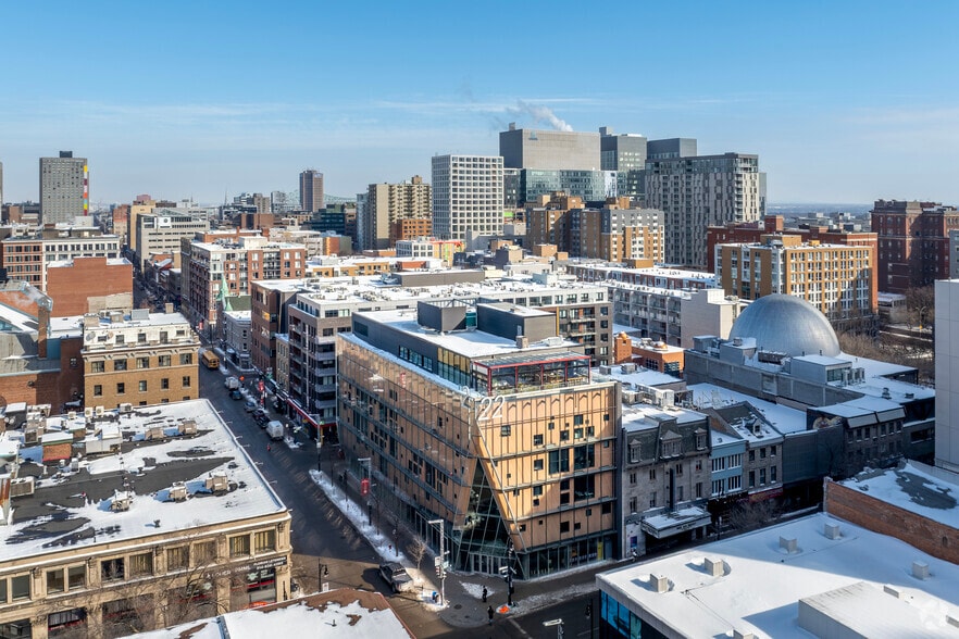 22 Rue Ste-Catherine E, Montréal, QC à louer - Aérien - Image 2 de 3