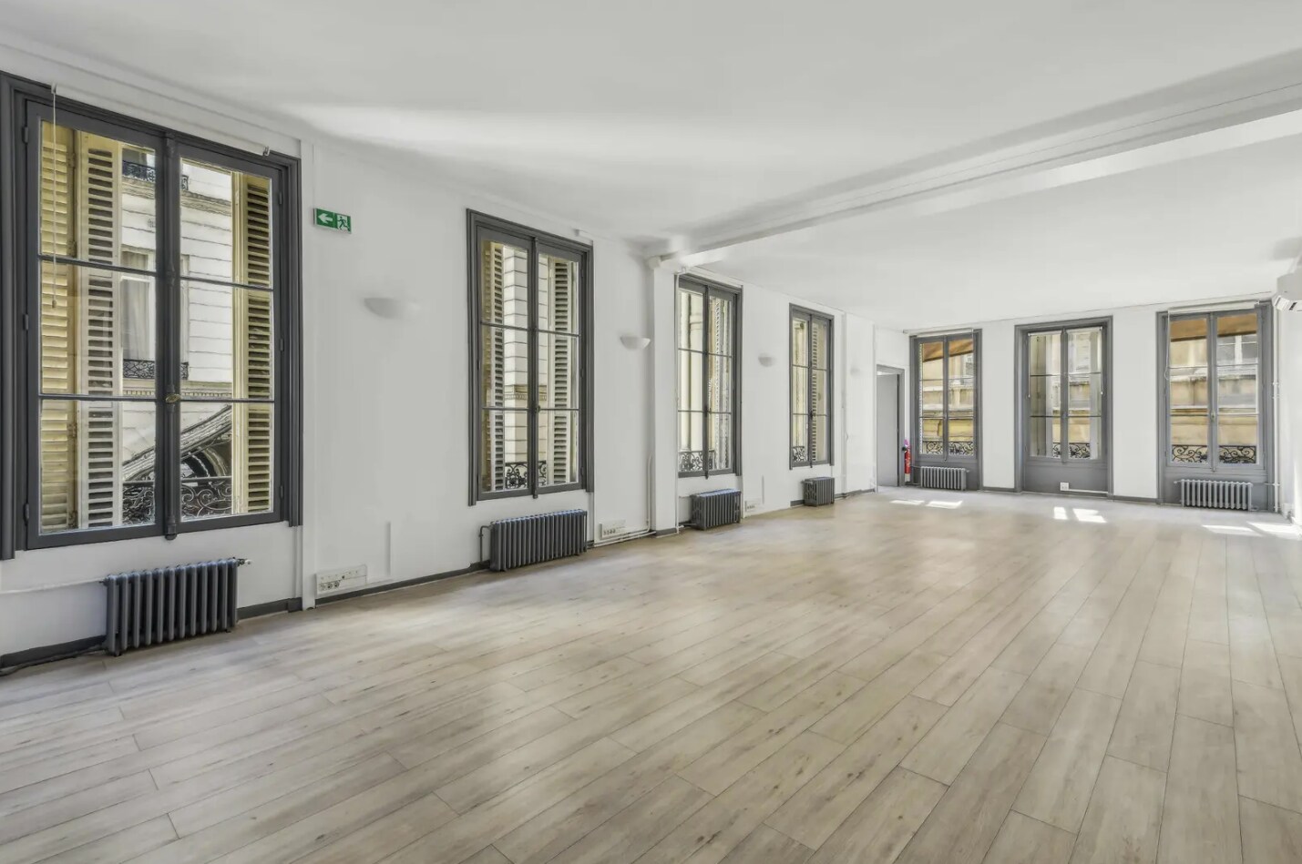 15 Rue De La Banque, Paris for lease Interior Photo- Image 1 of 11