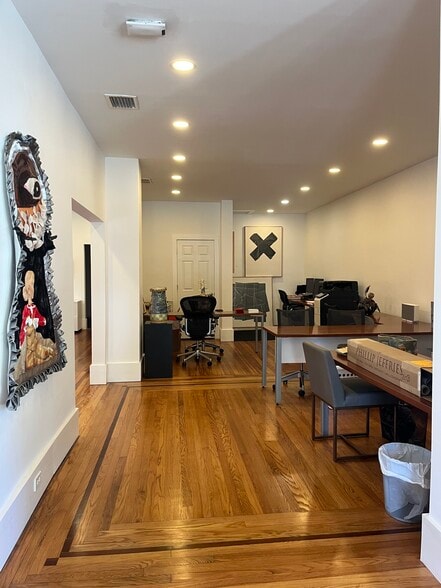 2752 & 2756 Park St portfolio of 2 properties for sale on LoopNet.ca - Building Photo - Image 3 of 8