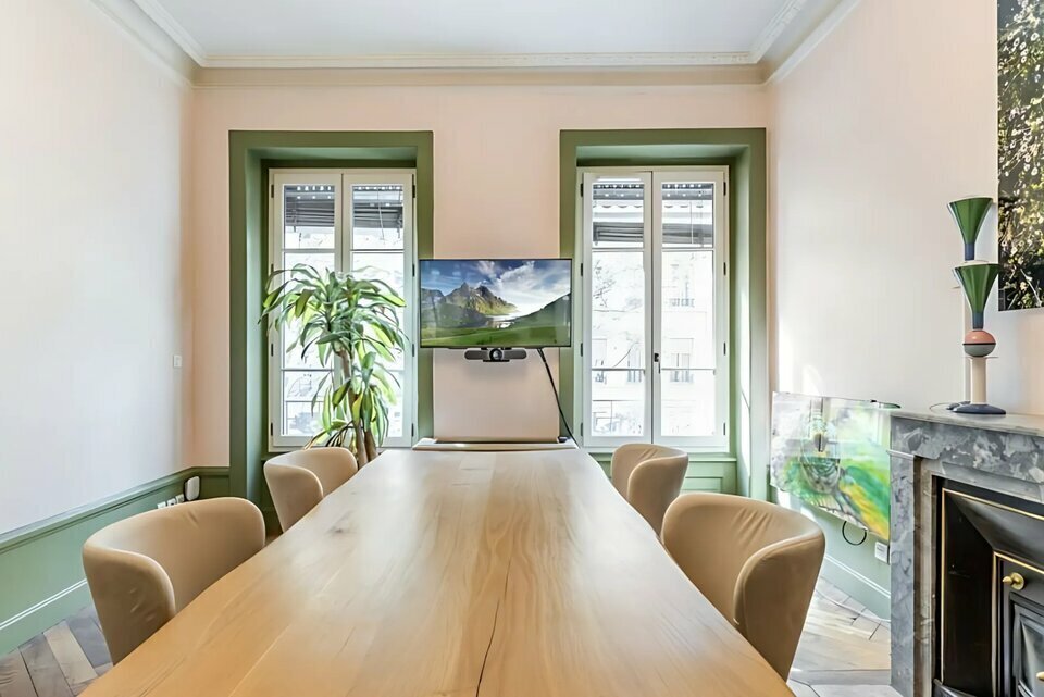 30 Rue De Chabrol, Paris for lease Interior Photo- Image 1 of 4