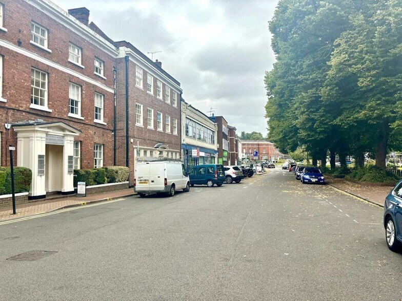 31 Ironmarket, Newcastle Under Lyme à vendre - Photo du bâtiment - Image 3 de 11