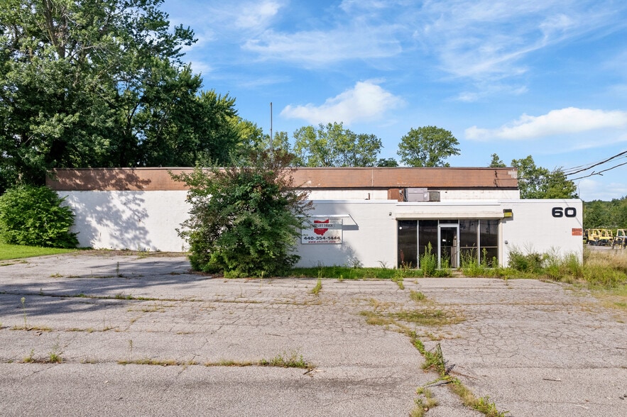 60 Williams St, Grand River, OH à vendre - Photo du bâtiment - Image 2 de 54