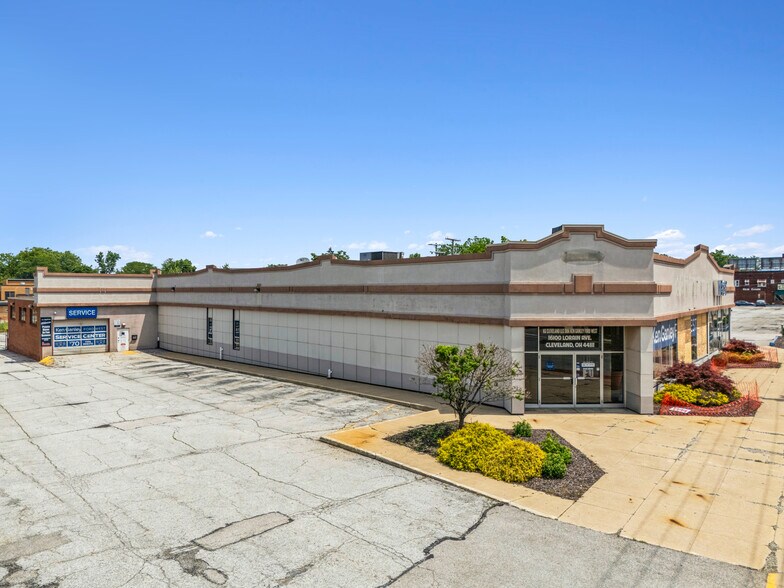16100 Lorain Ave, Cleveland, OH à vendre - Photo du bâtiment - Image 3 de 14