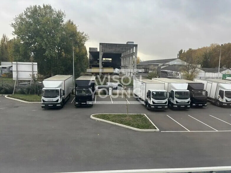 Flex dans Gennevilliers à louer - Photo du bâtiment - Image 2 de 12